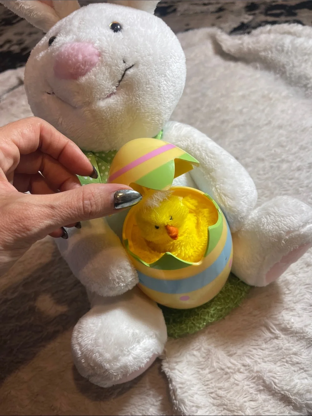 Hallmark rockin rabbit easter plush